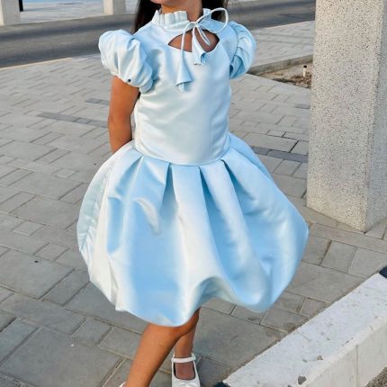 فستان أزرق سماوي